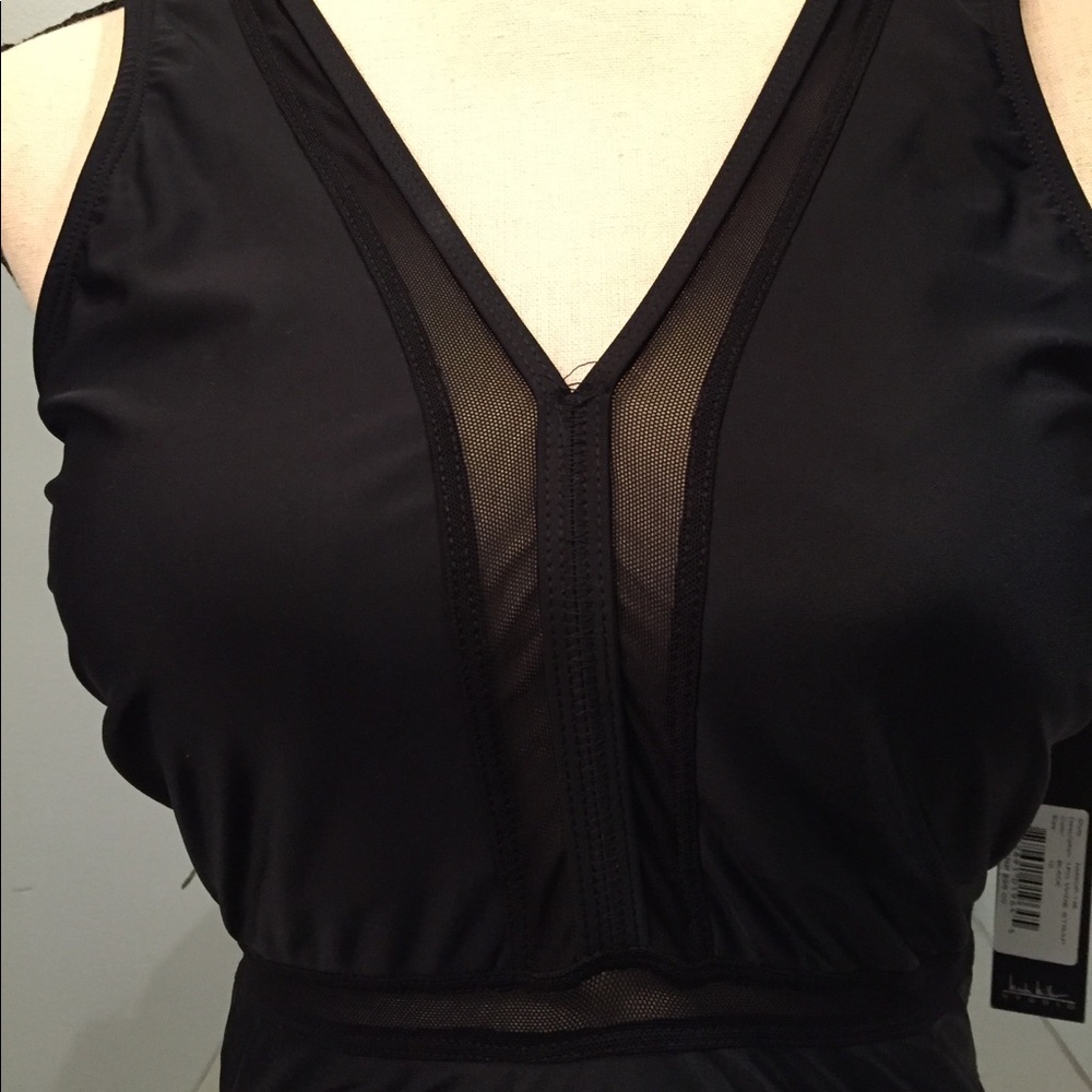 Nicole Miller 1pc swimsuit size 10. - Picture 4 of 8